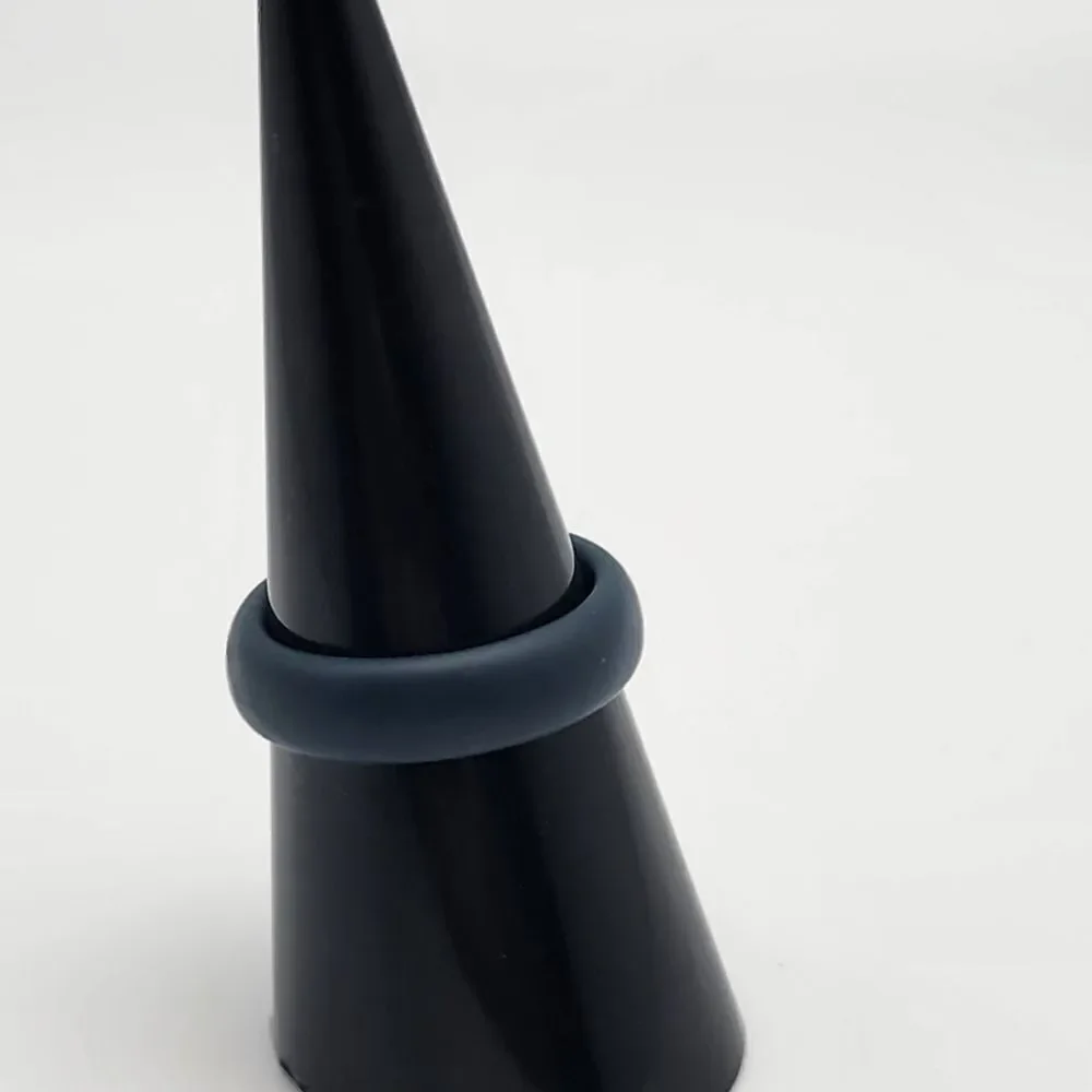 Qalo Navy Blue Silicone Ring (6)